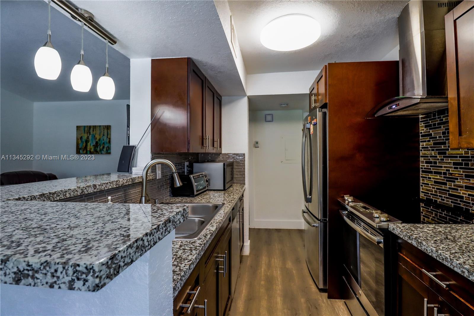 VISTA LAGO AT THE HAMMOCK - Residential