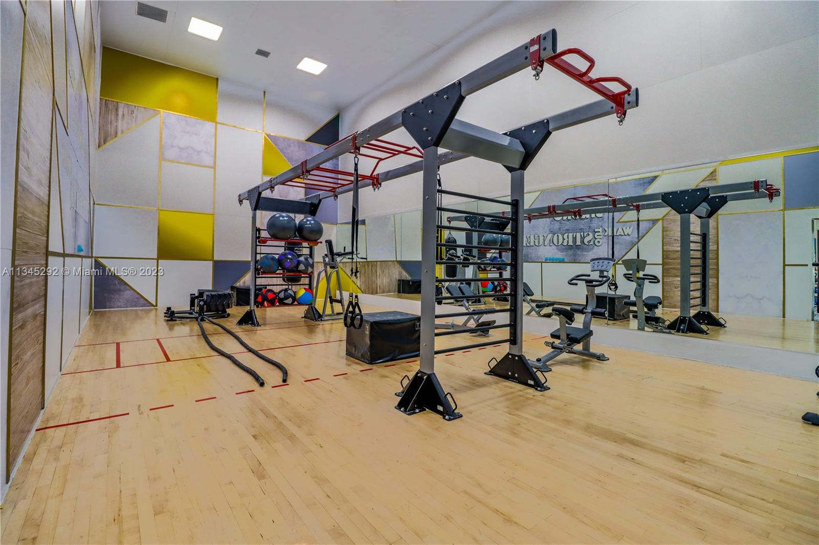 VISTA LAGO AT THE HAMMOCK - Residential