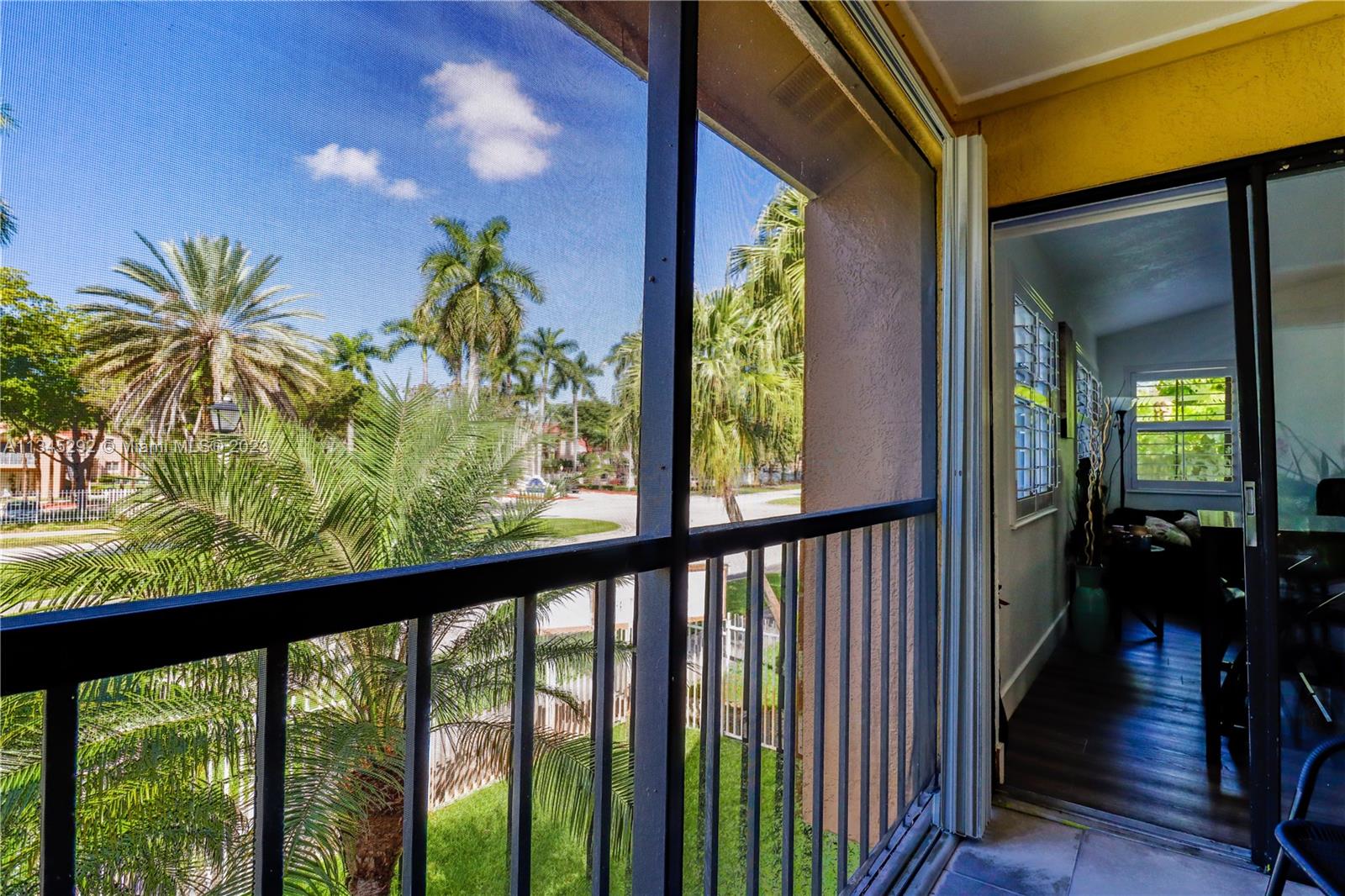 VISTA LAGO AT THE HAMMOCK - Residential