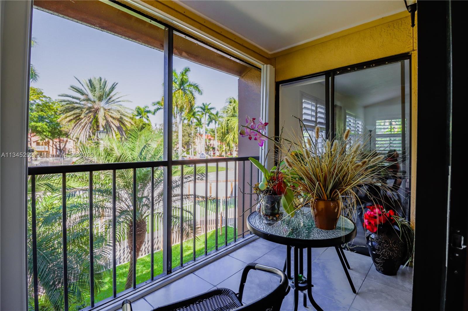 VISTA LAGO AT THE HAMMOCK - Residential