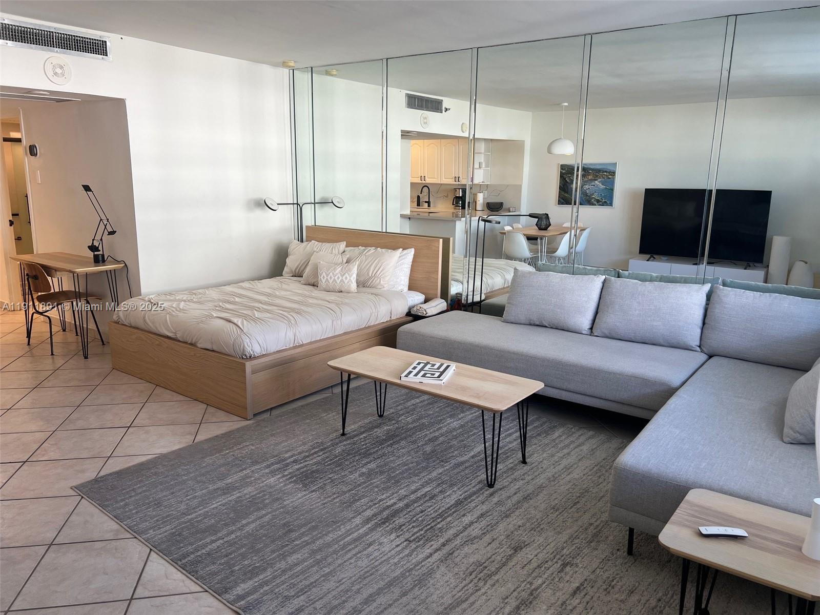 THE DECOPLAGE CONDO - Residential