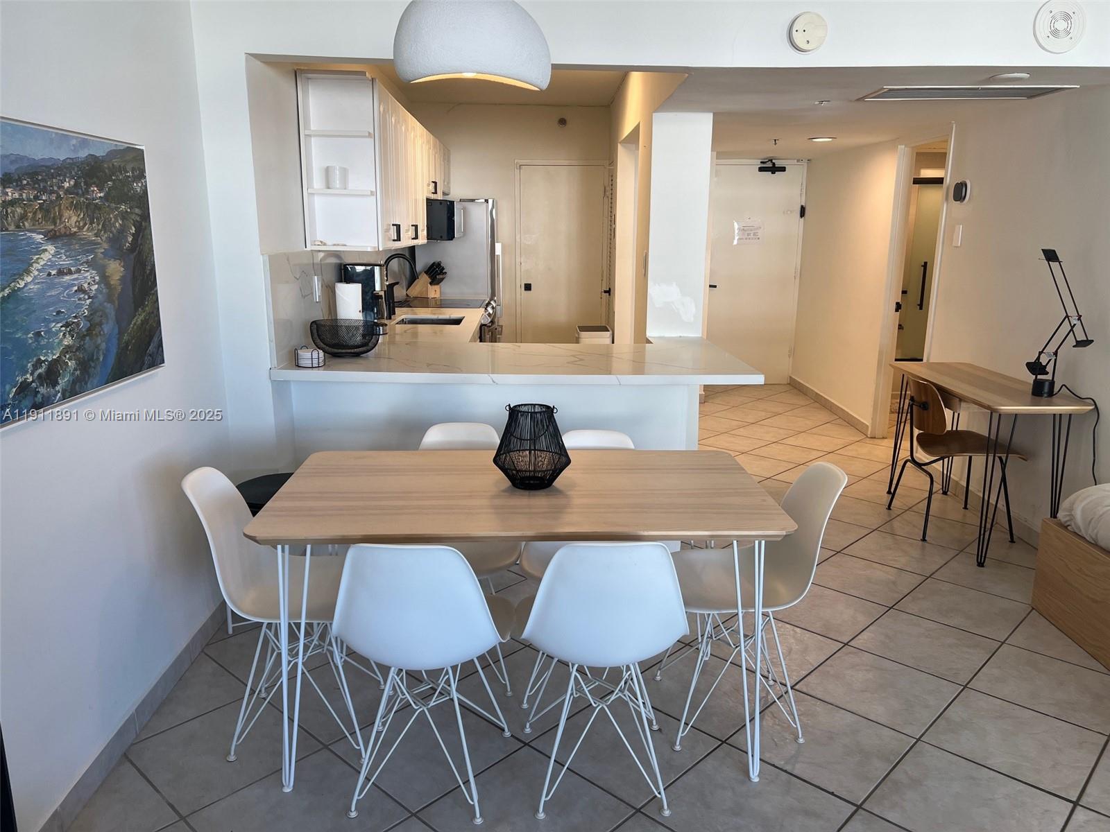 THE DECOPLAGE CONDO - Residential