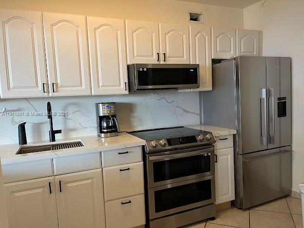 THE DECOPLAGE CONDO - Residential