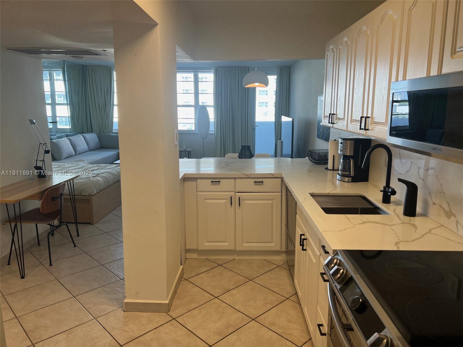 THE DECOPLAGE CONDO - Residential