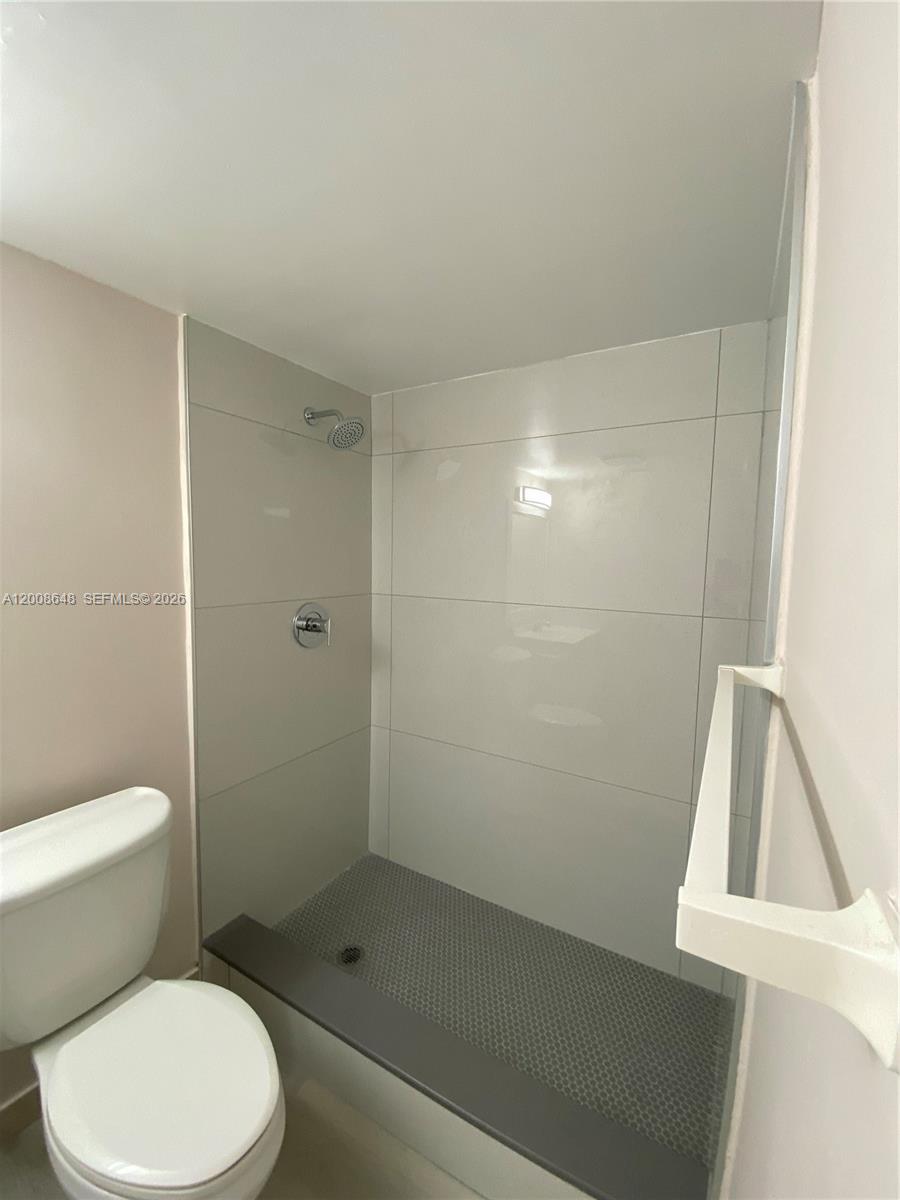 APPLEGREEN CONDO APTS 1 - Residential