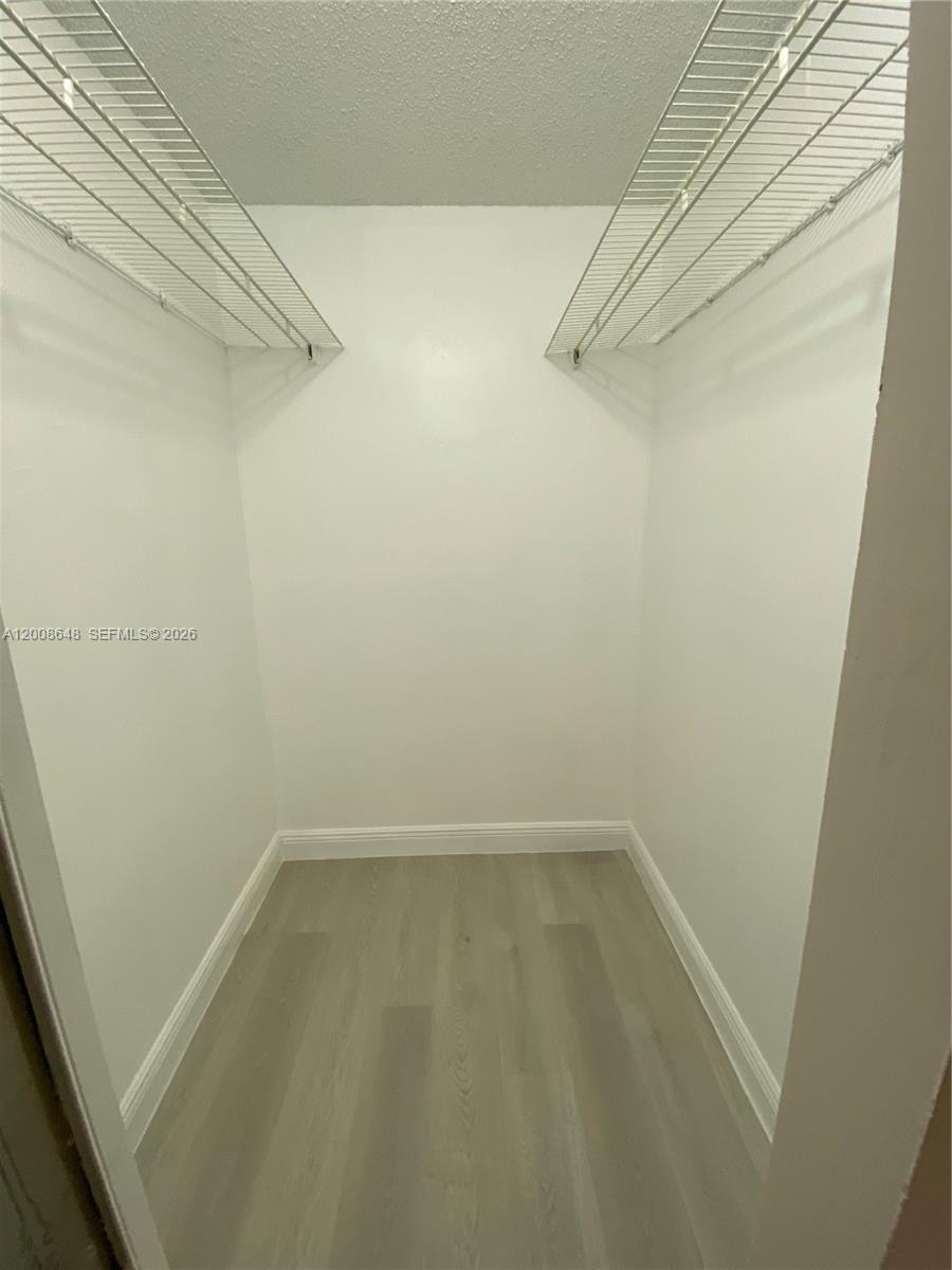 APPLEGREEN CONDO APTS 1 - Residential