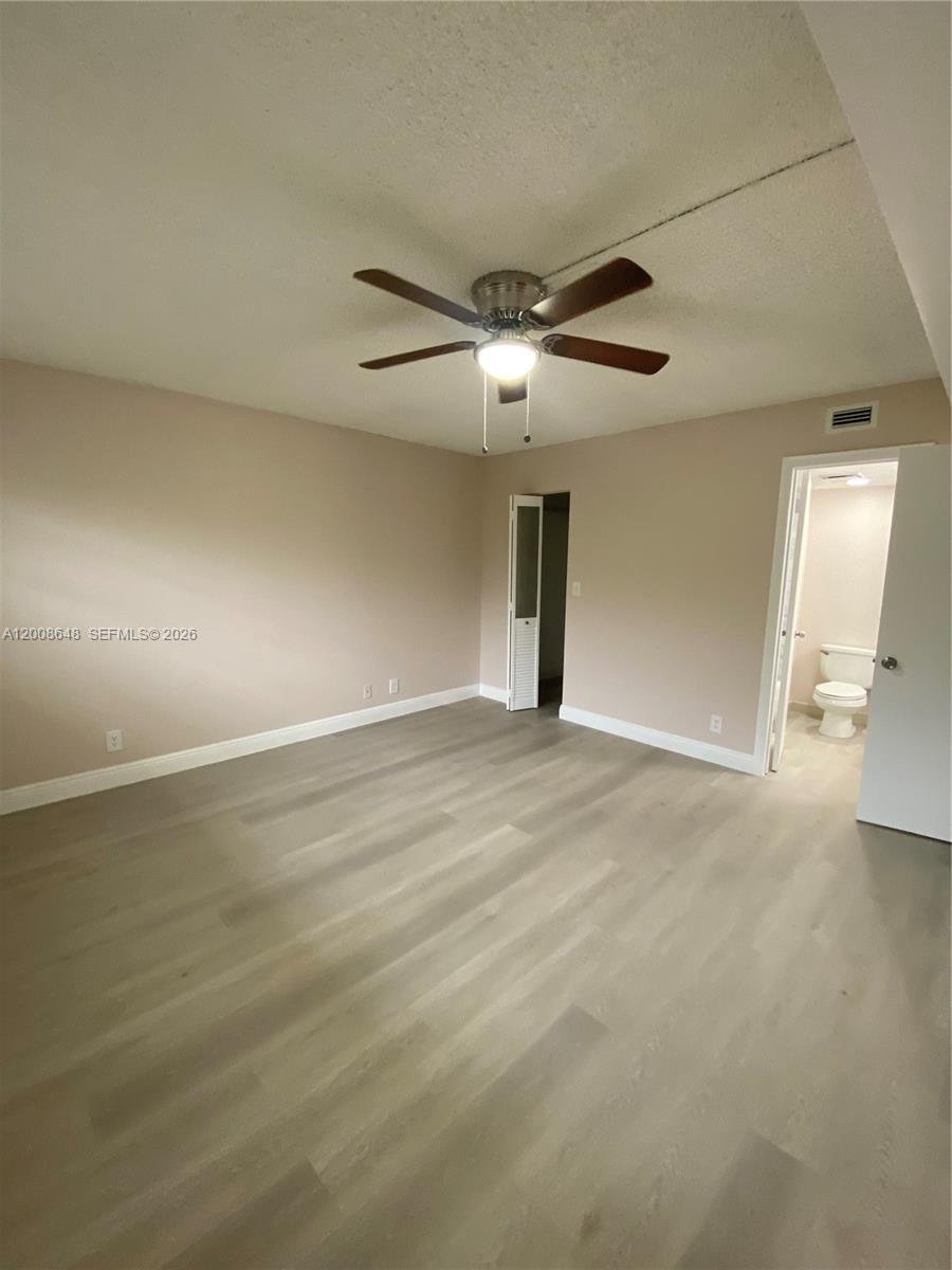 APPLEGREEN CONDO APTS 1 - Residential