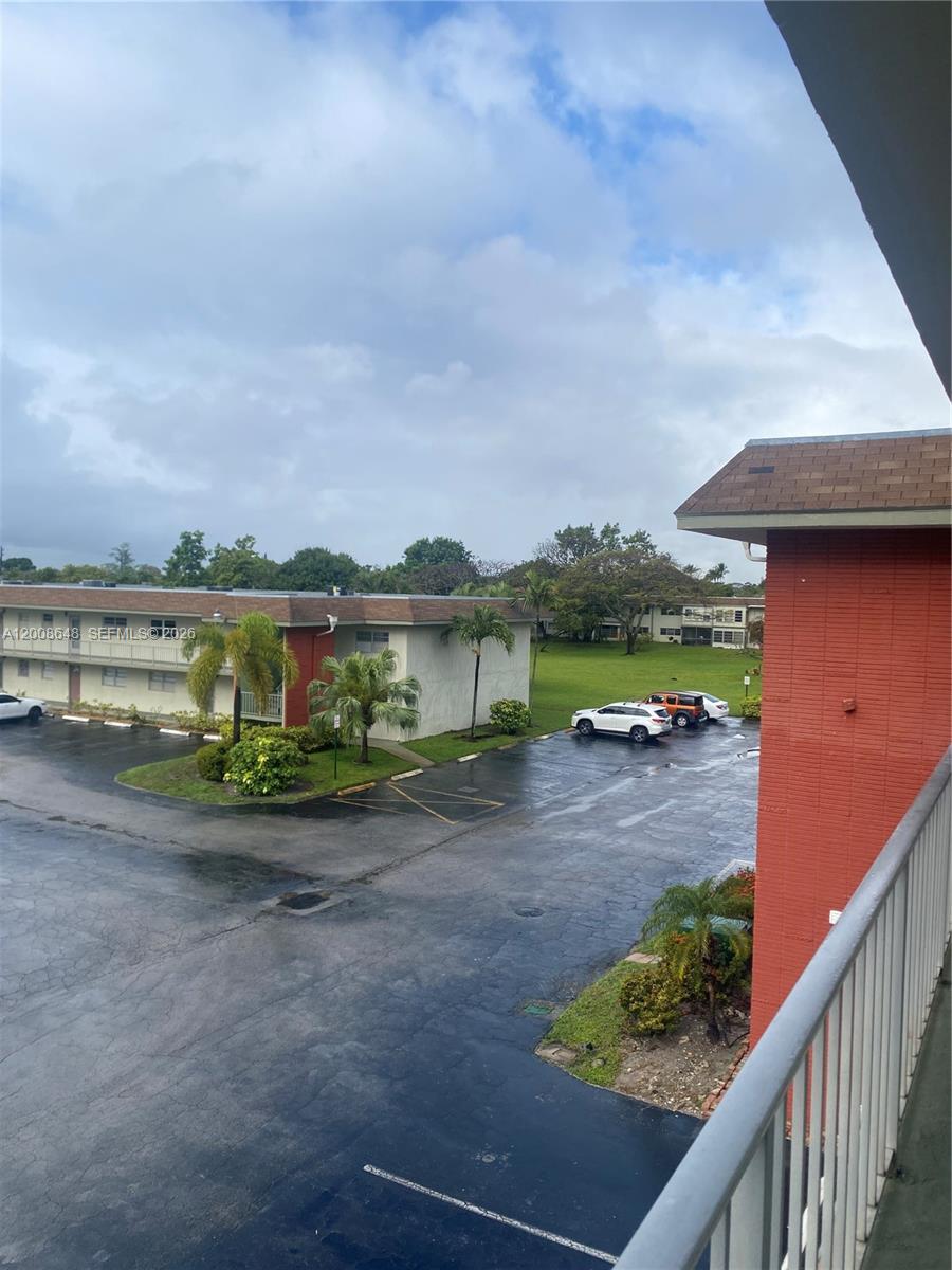 APPLEGREEN CONDO APTS 1 - Residential