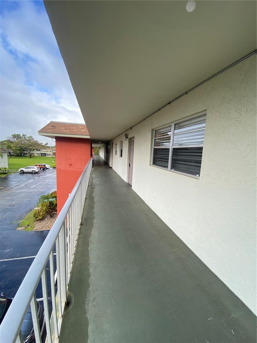 APPLEGREEN CONDO APTS 1 - Residential