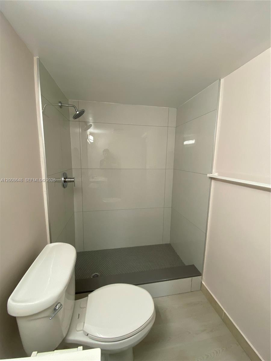 APPLEGREEN CONDO APTS 1 - Residential