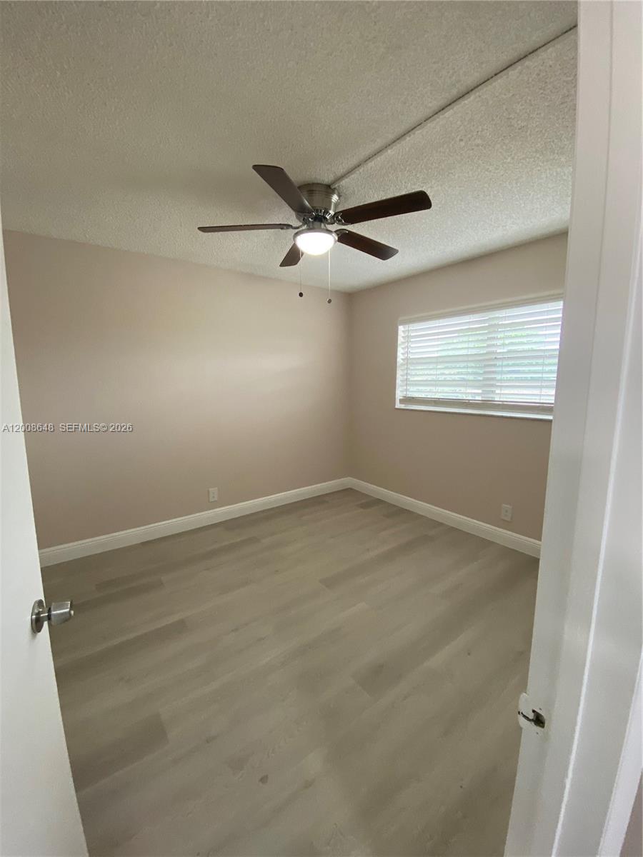 APPLEGREEN CONDO APTS 1 - Residential