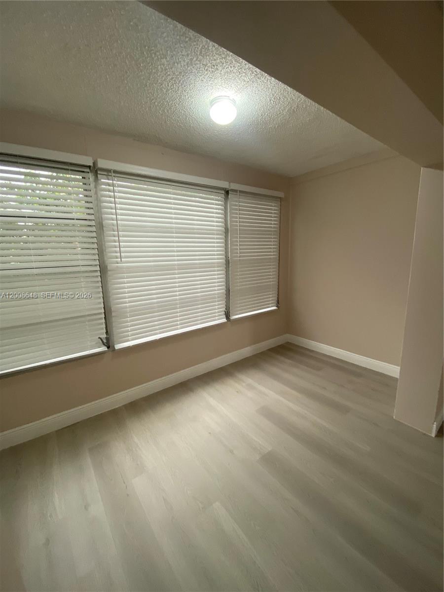 APPLEGREEN CONDO APTS 1 - Residential