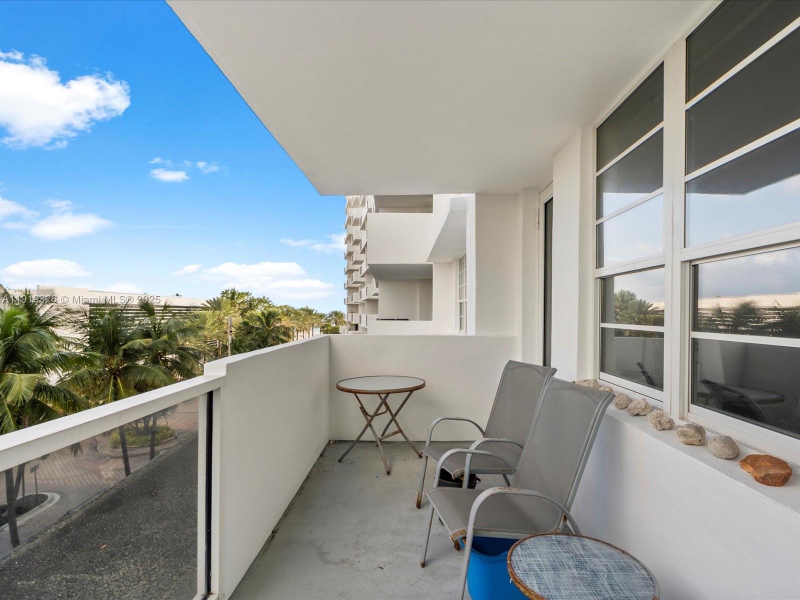 THE DECOPLAGE CONDO - Residential