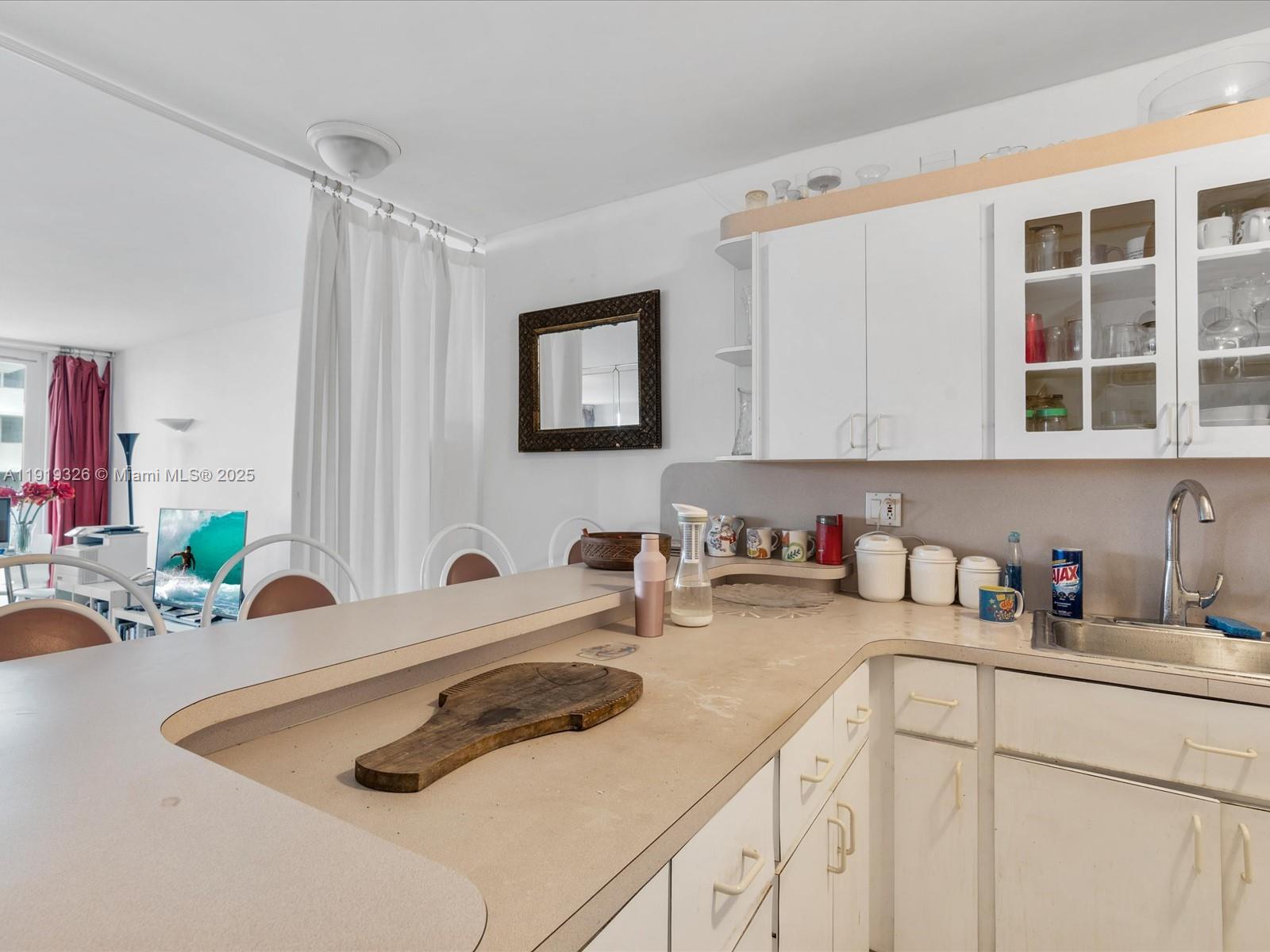 THE DECOPLAGE CONDO - Residential