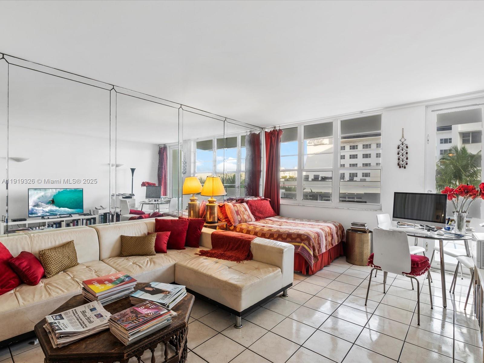 THE DECOPLAGE CONDO - Residential