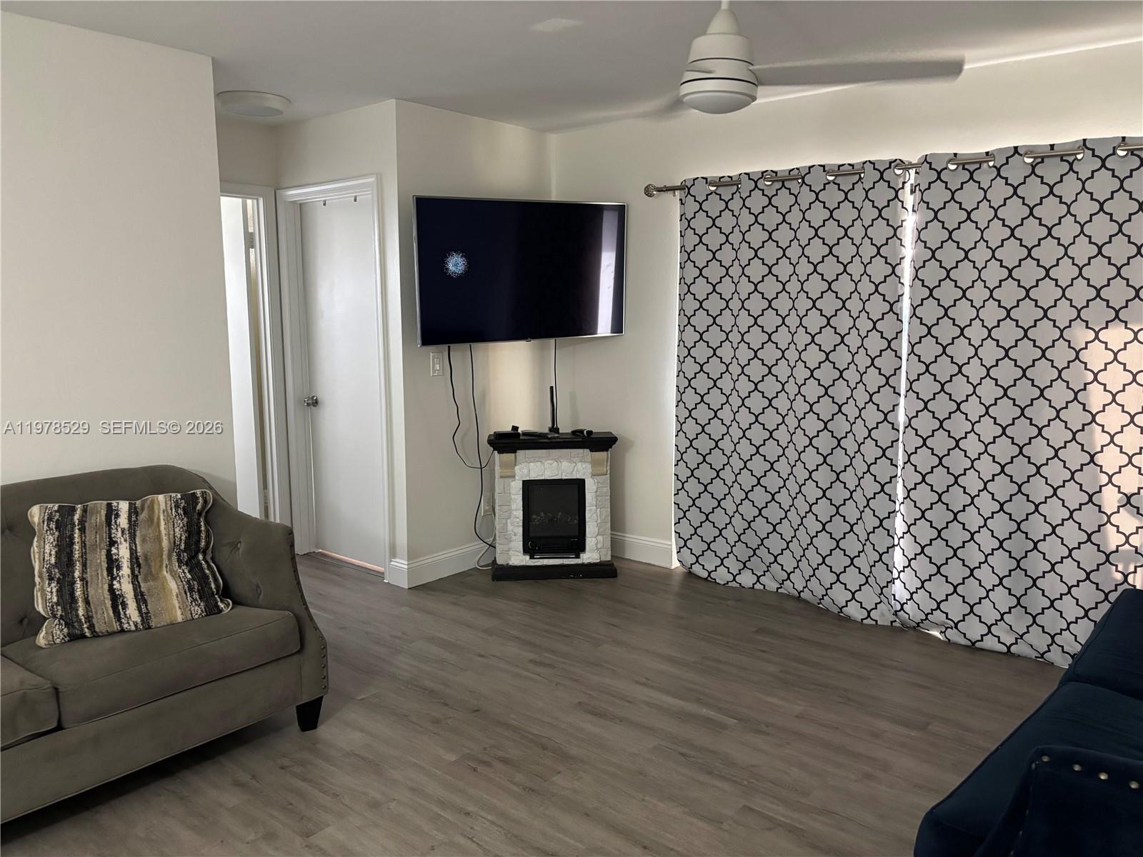 GRENADIER LAKES AT WELLEB - Residential