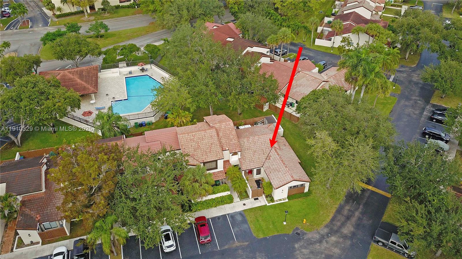 KENLAND COURT - Residential