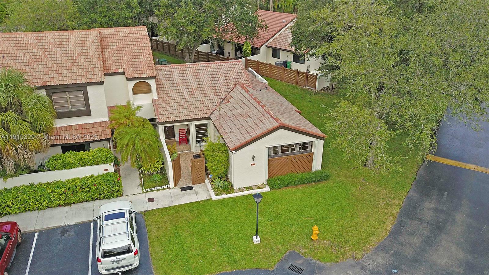 KENLAND COURT - Residential