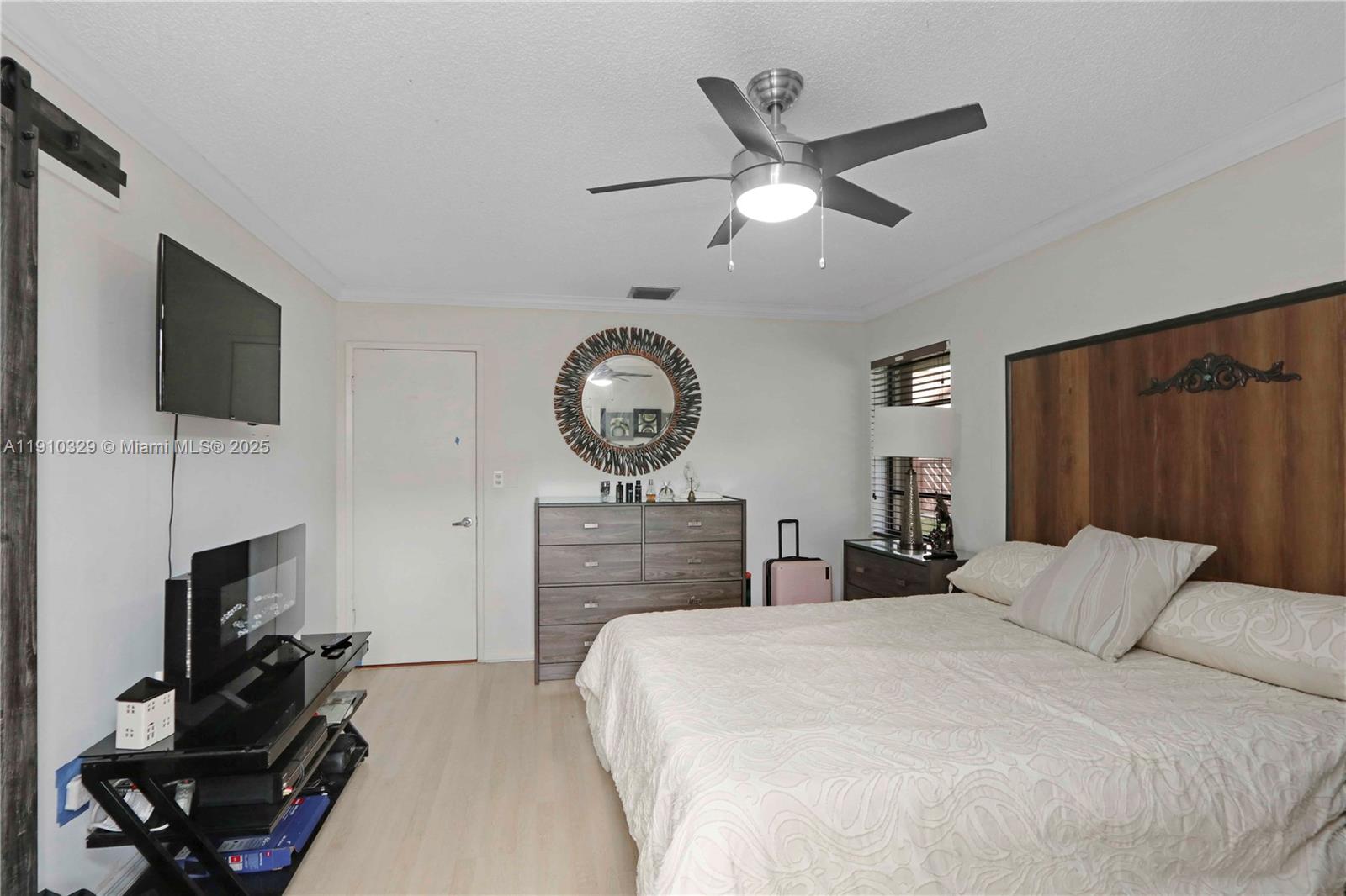 KENLAND COURT - Residential