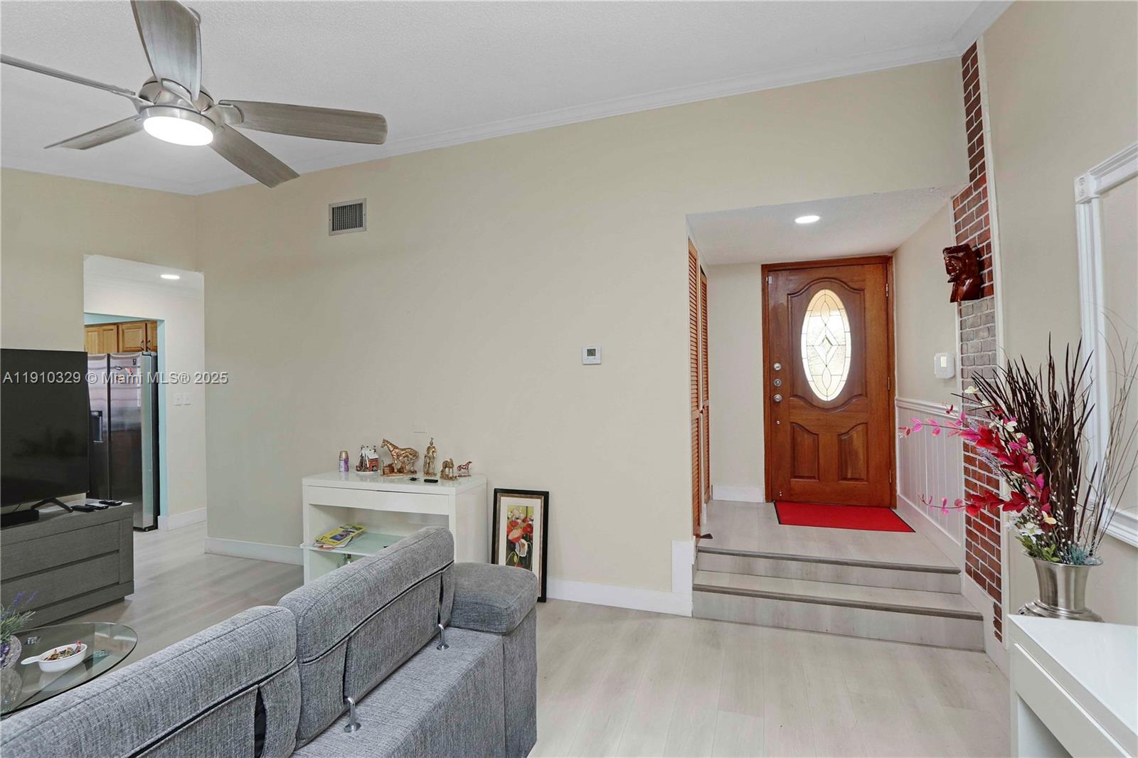 KENLAND COURT - Residential