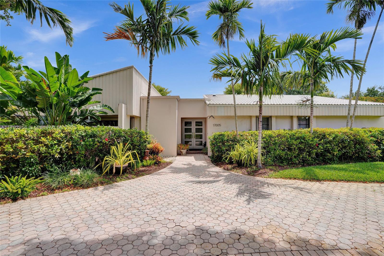 Property for Sale at 17005 Sw 80th Ct, Palmetto Bay, Miami-Dade County, Florida - Bedrooms: 3 
Bathrooms: 2  - $1,199,000