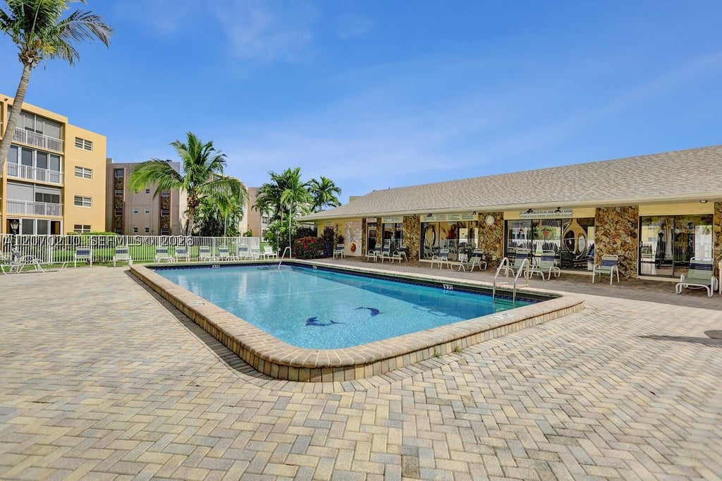 Photo of 325 SE 11th Ter #107, Dania Beach, FL 33004 (MLS # A12070210)