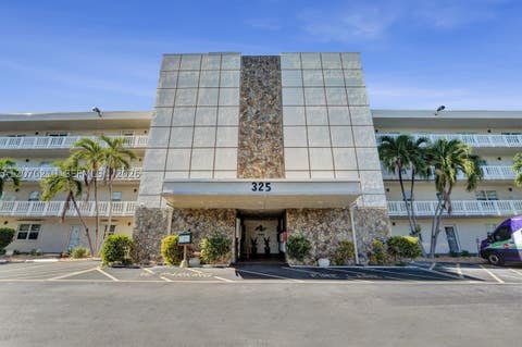 Photo of 325 SE 11th Ter #107, Dania Beach, FL 33004 (MLS # A12070210)