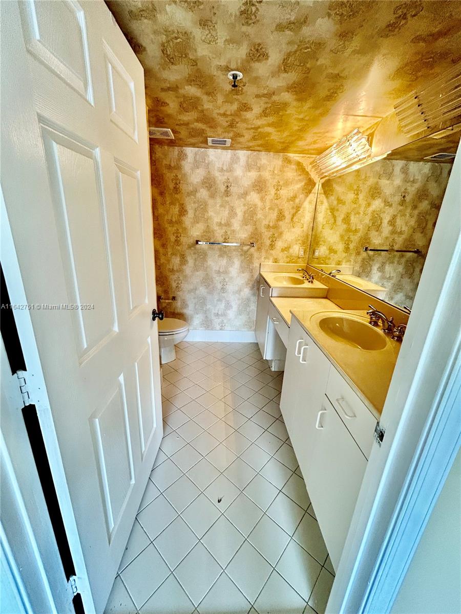 CORAL COVE CONDO - Residential Lease