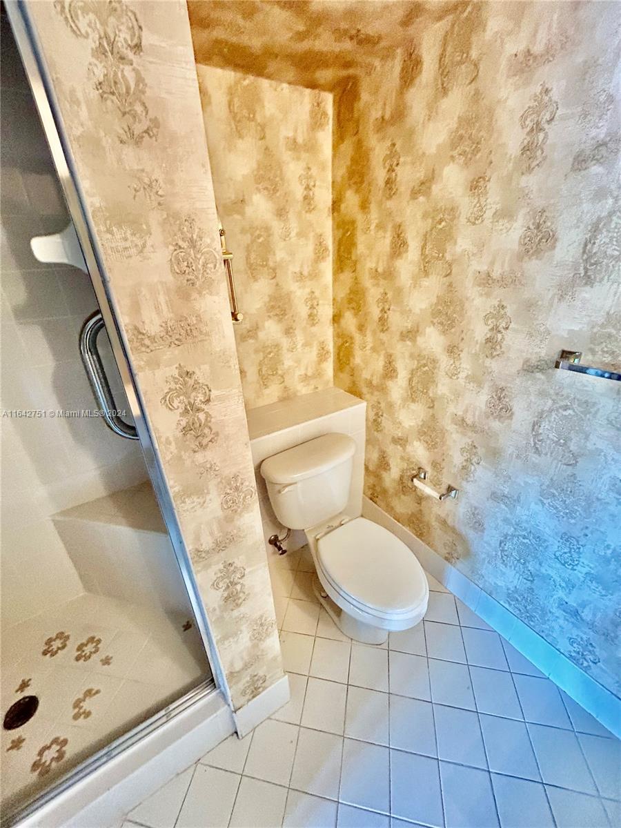 CORAL COVE CONDO - Residential Lease