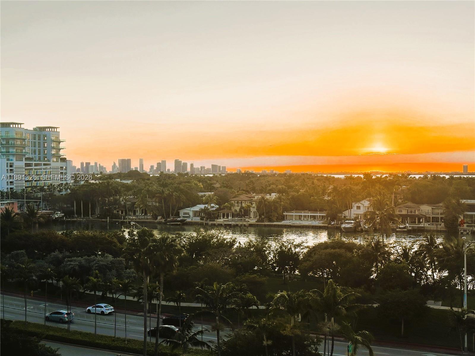 6422 Collins Ave 701