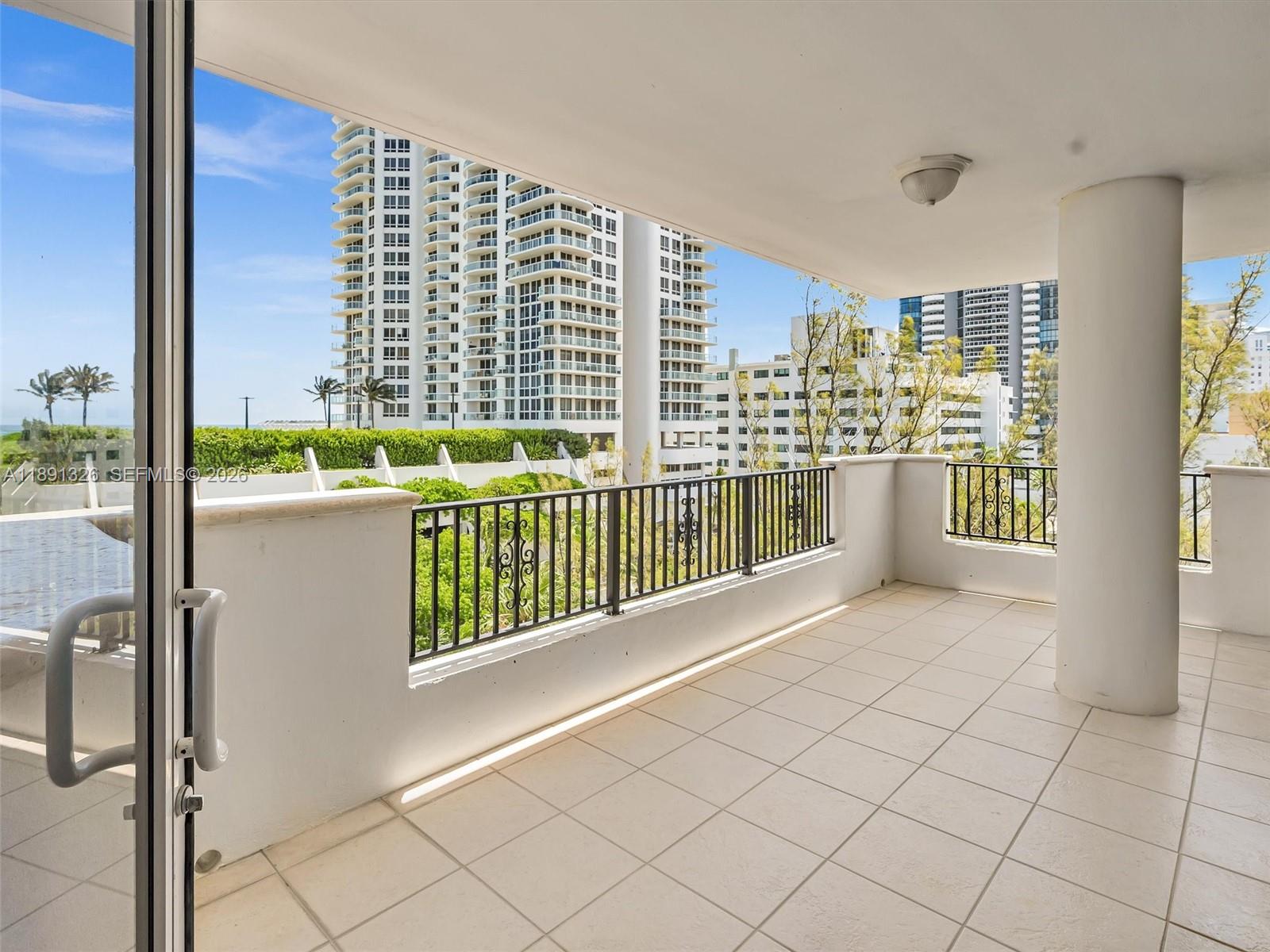 6422 Collins Ave 701
