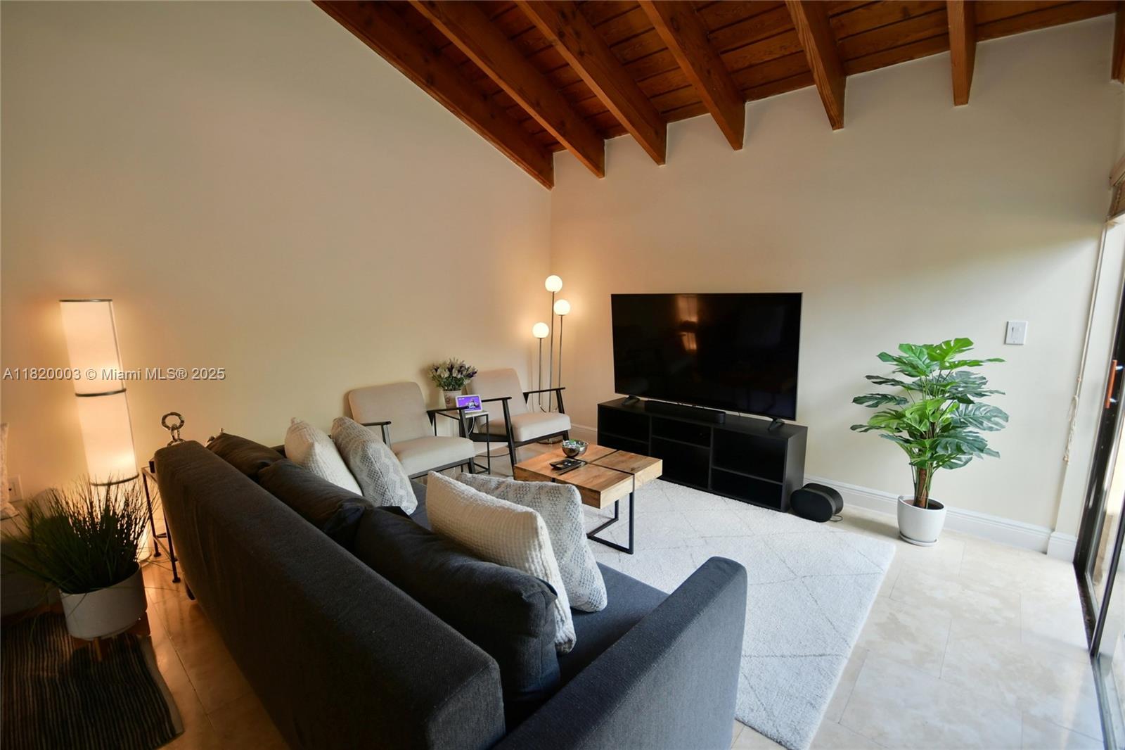 BRIAR LAKE - Residential Lease