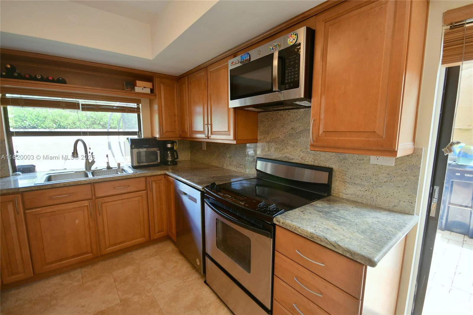 BRIAR LAKE - Residential Lease