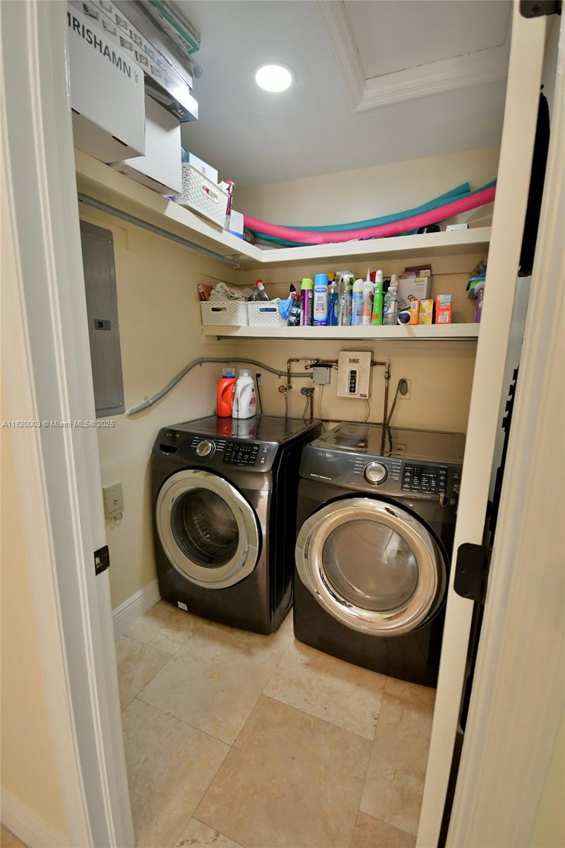 BRIAR LAKE - Residential Lease