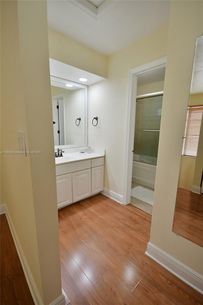 BRIAR LAKE - Residential Lease