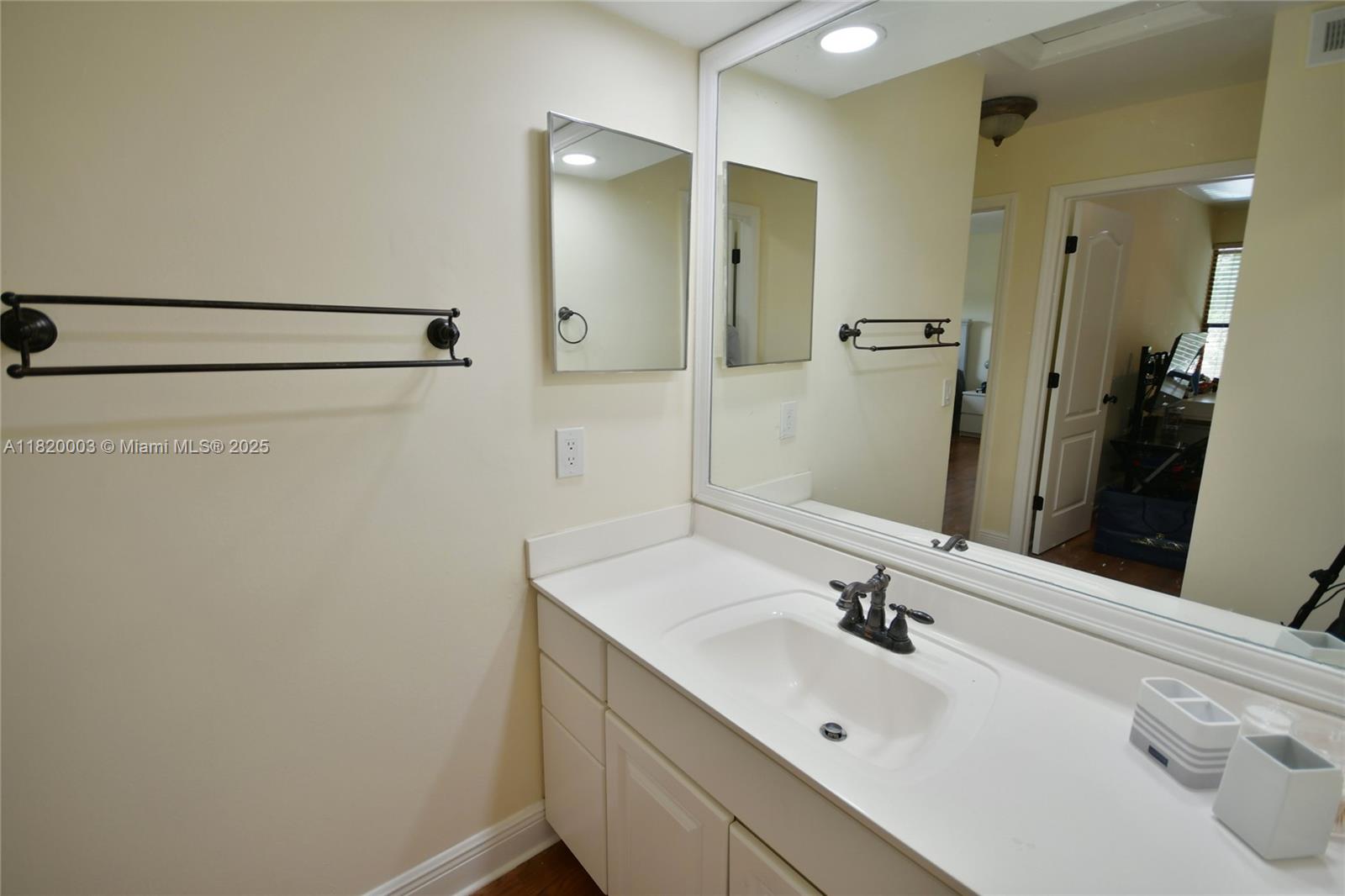 BRIAR LAKE - Residential Lease