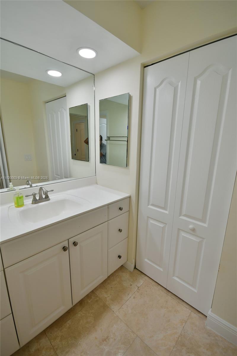 BRIAR LAKE - Residential Lease