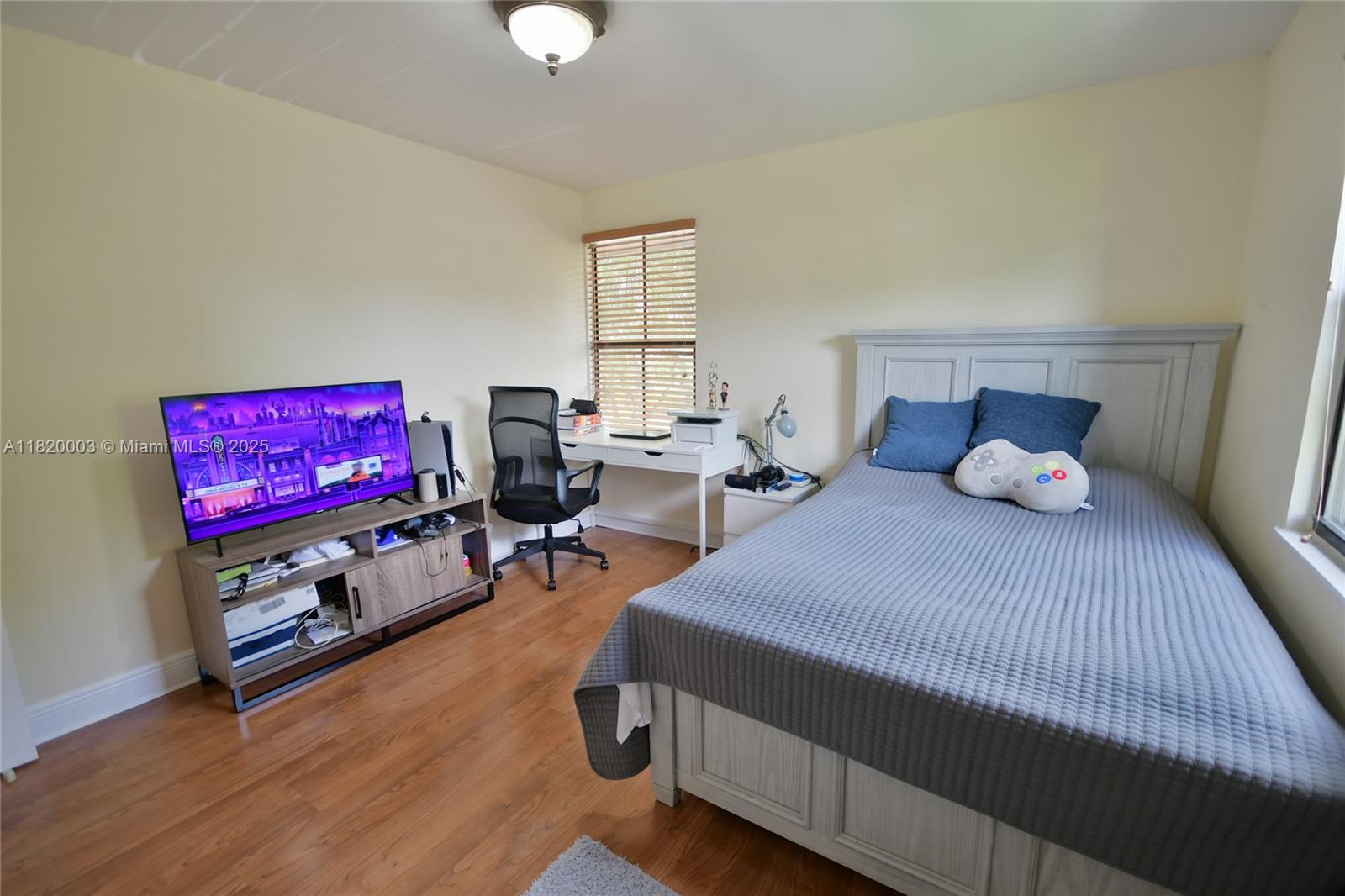 BRIAR LAKE - Residential Lease