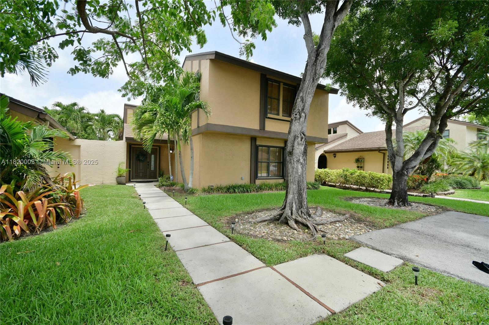 BRIAR LAKE - Residential Lease