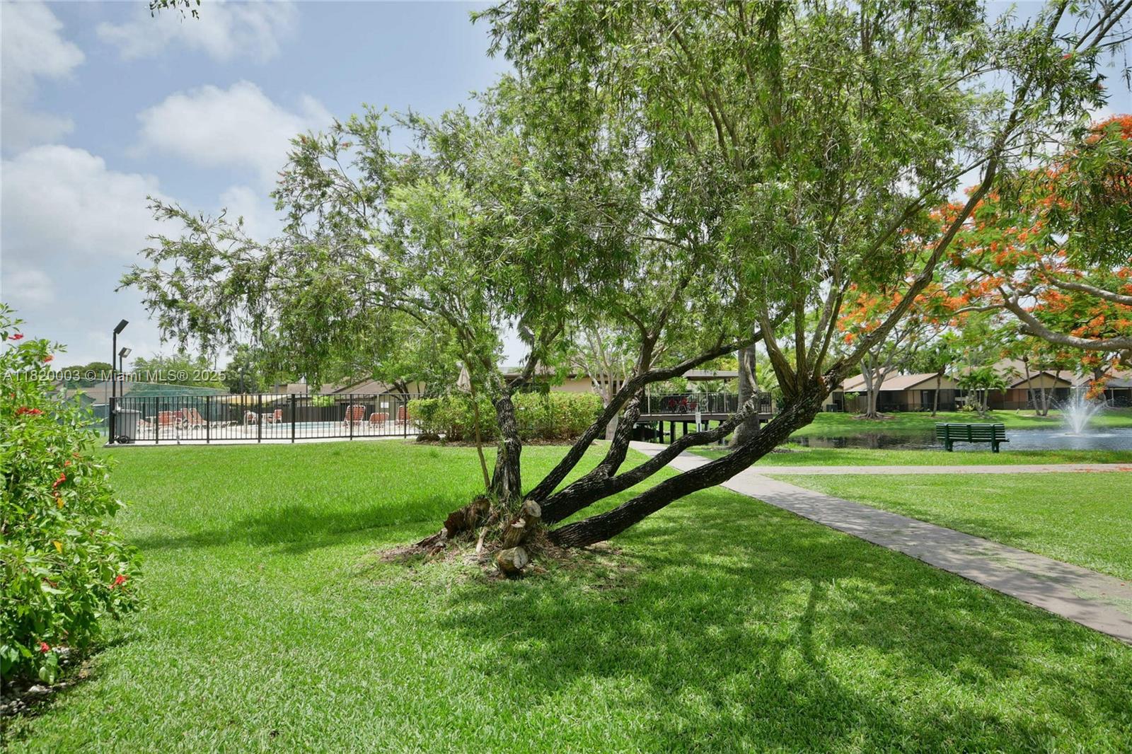 BRIAR LAKE - Residential Lease