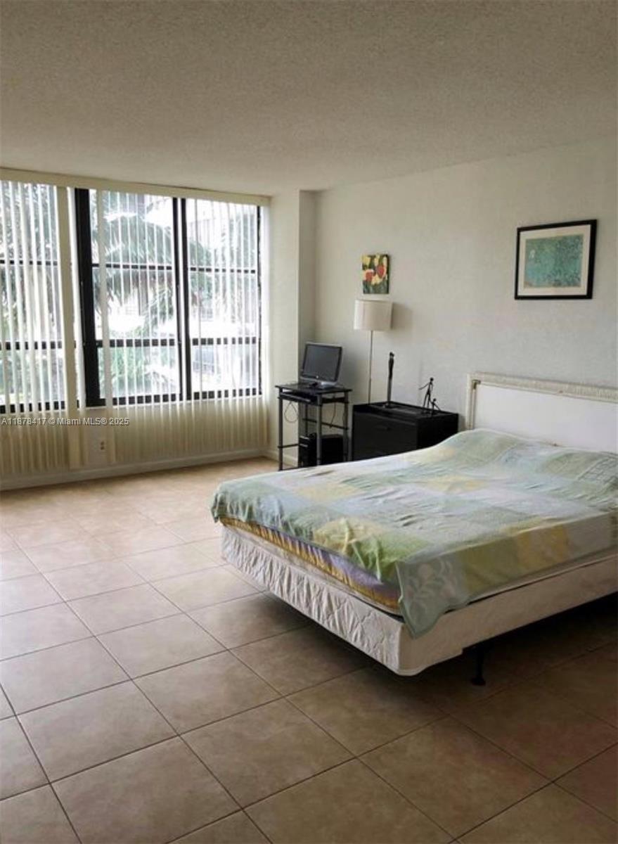 OLYMPUS CONDO PHASE - Residential