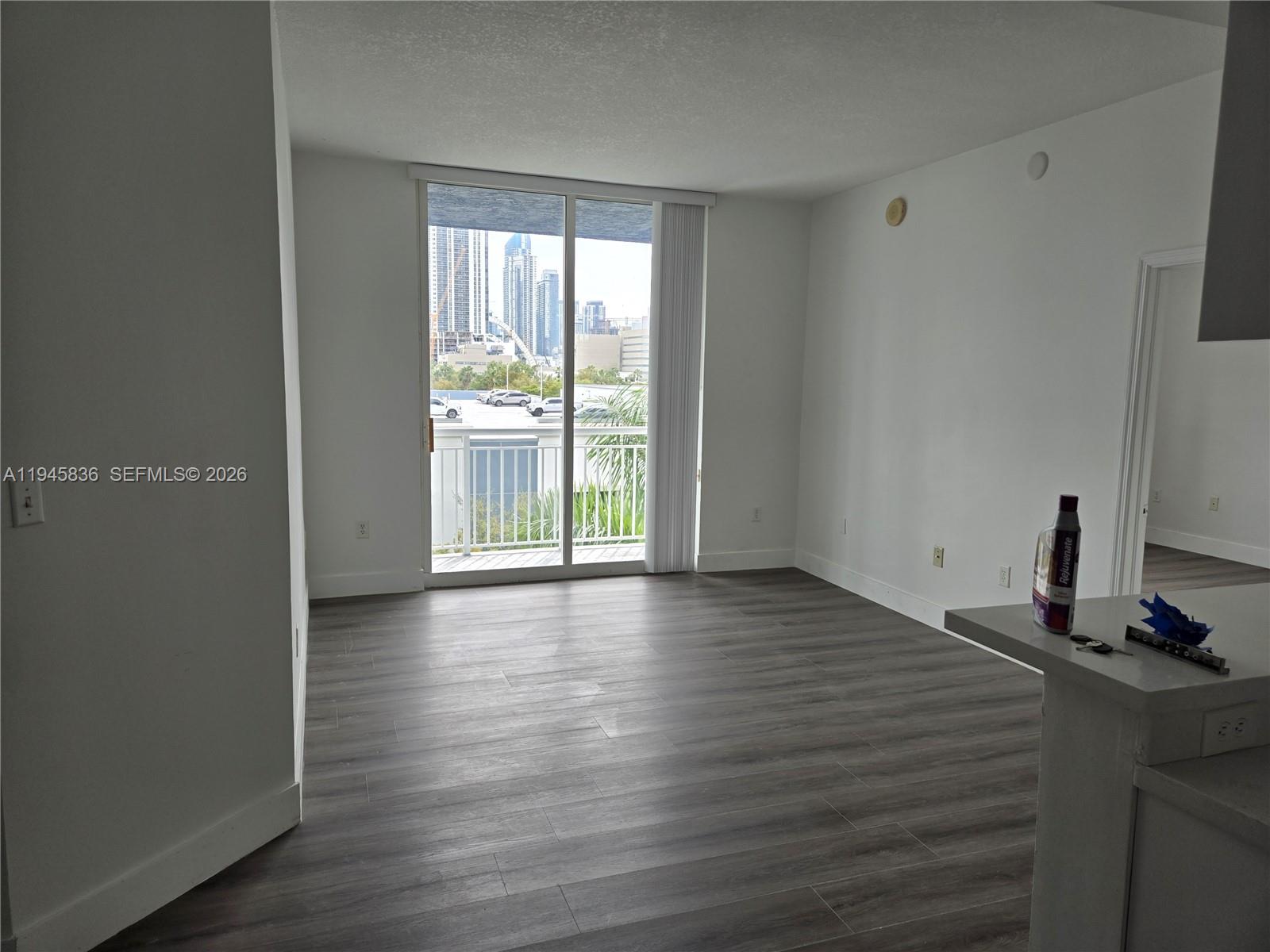 1800 BISCAYNE PLAZA CONDO - Residential