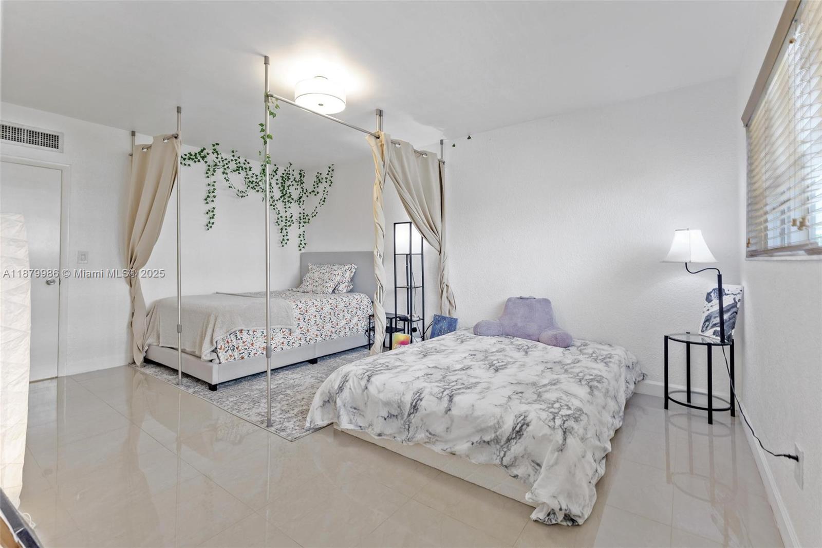 SOUTHERN STAR CONDO - Residential Lease