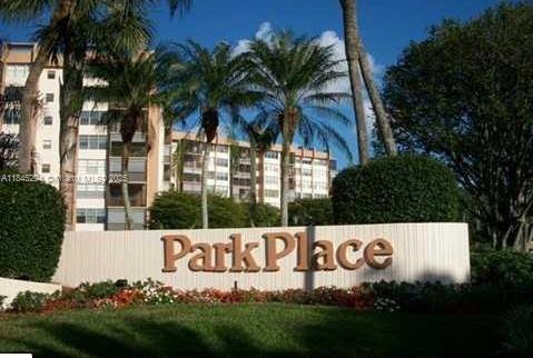 BEAUTIFUL CONDO IN THE DESIRABLE 55+OLDERS GATED COMMUNITY OF PARK PLACE. 2 BEDROOMS, 2 BATHROOMS, VIEW TO GOLF COURSE. FRESH PAINTED. FLOOR TILED AND VINYL IN MASTER BEDROOM. EXCELLENT AMENITIES. NEAR EXCELLENT RESTAURANTS, MAJOR BANKS, SHOPPING CENTERS, HEALTHCARE, AND MAJOR HIGHWAYS.