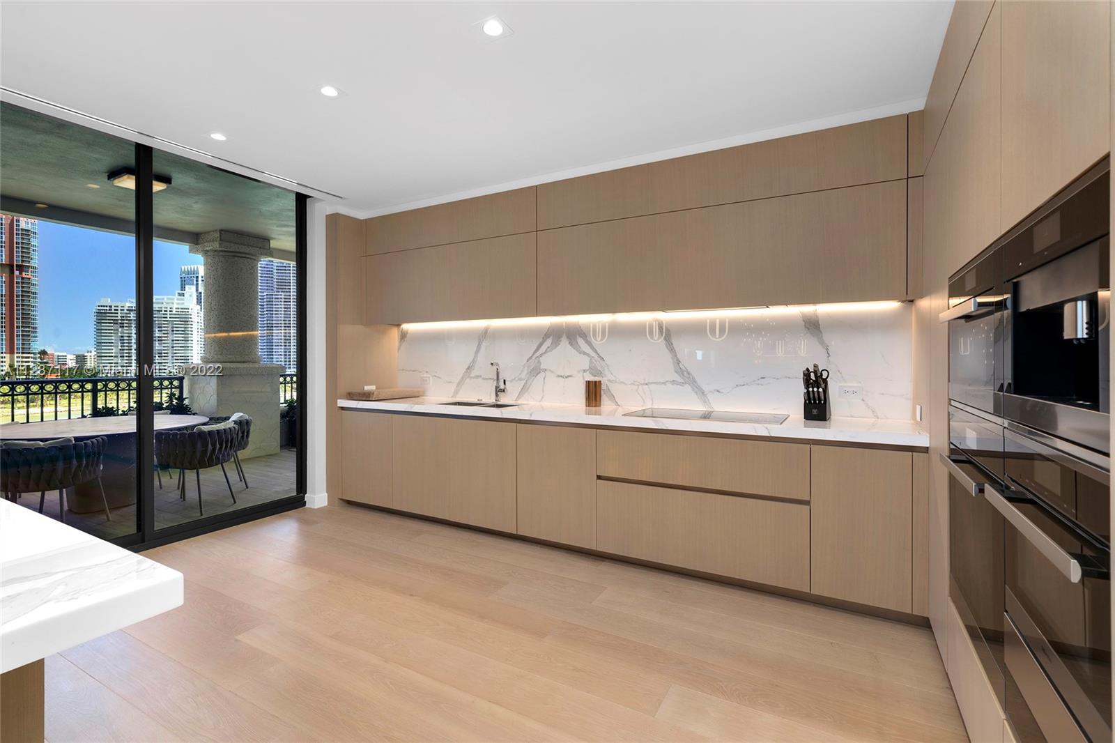 FISHER ISLAND - Residential