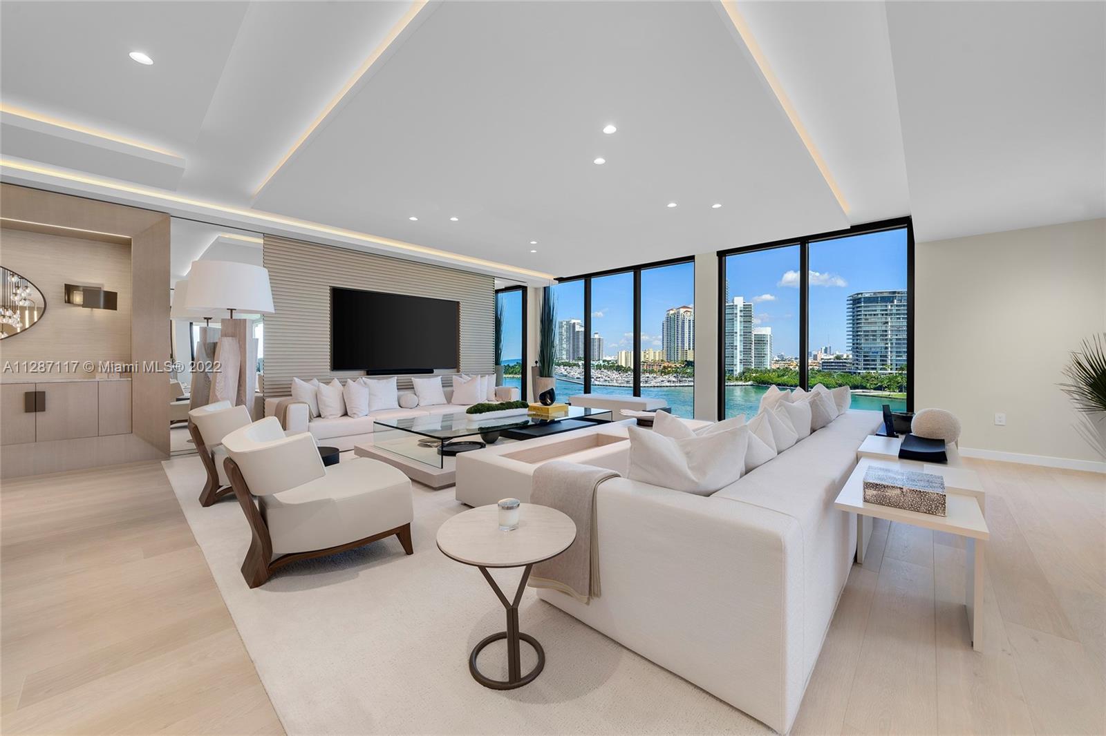 FISHER ISLAND - Residential
