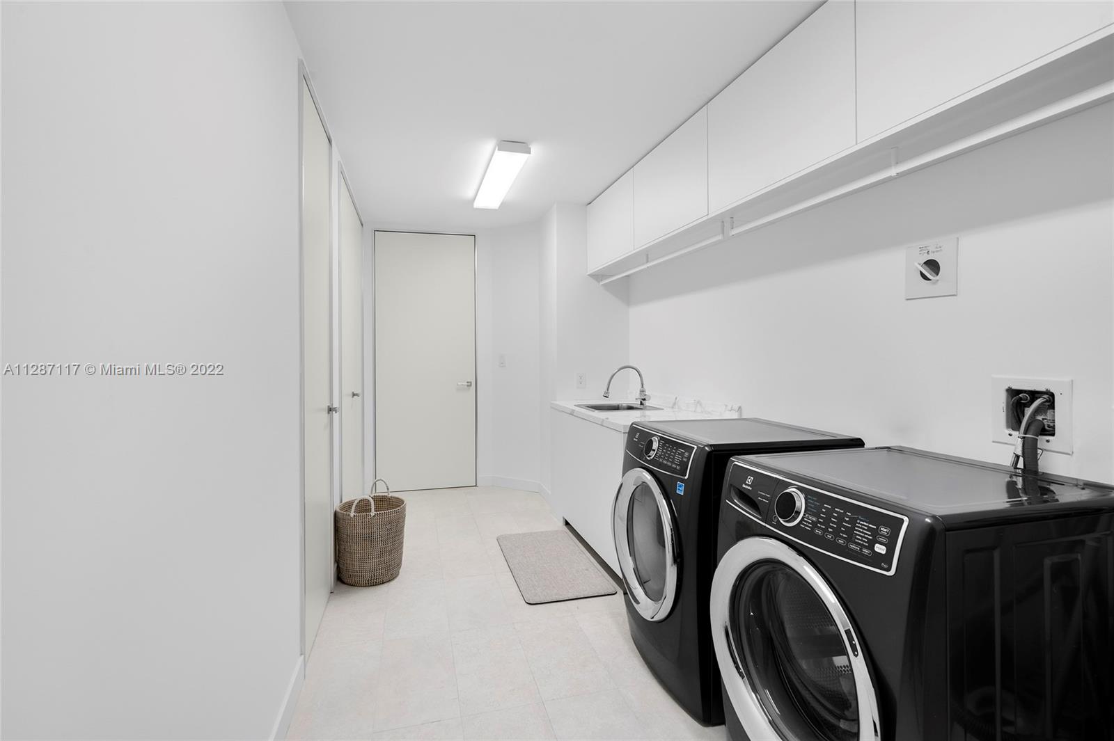 FISHER ISLAND - Residential