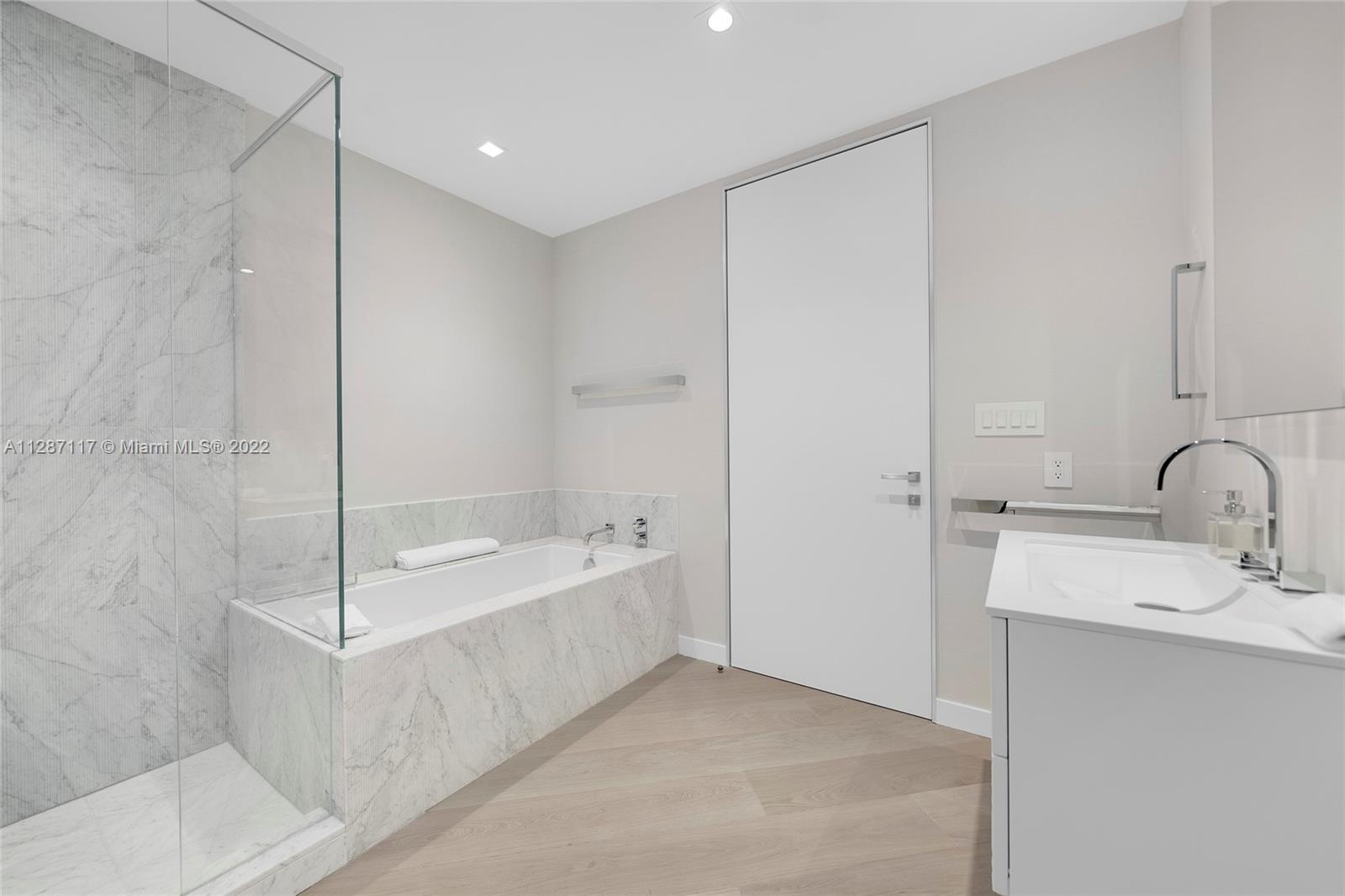 FISHER ISLAND - Residential