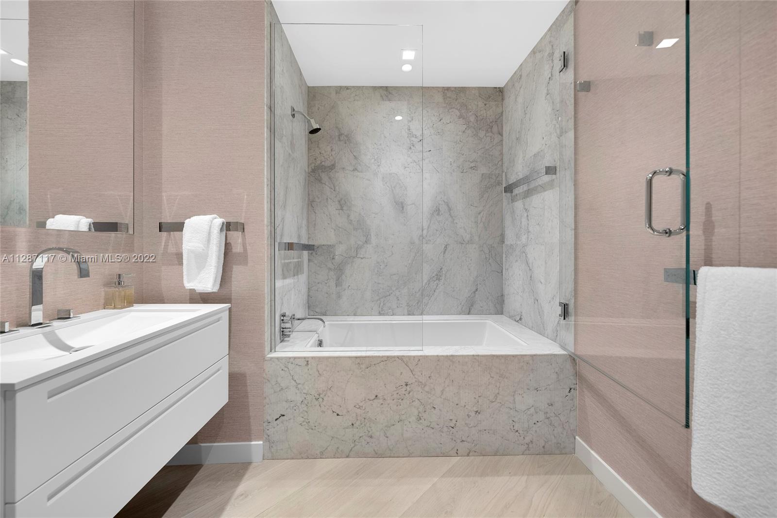 FISHER ISLAND - Residential