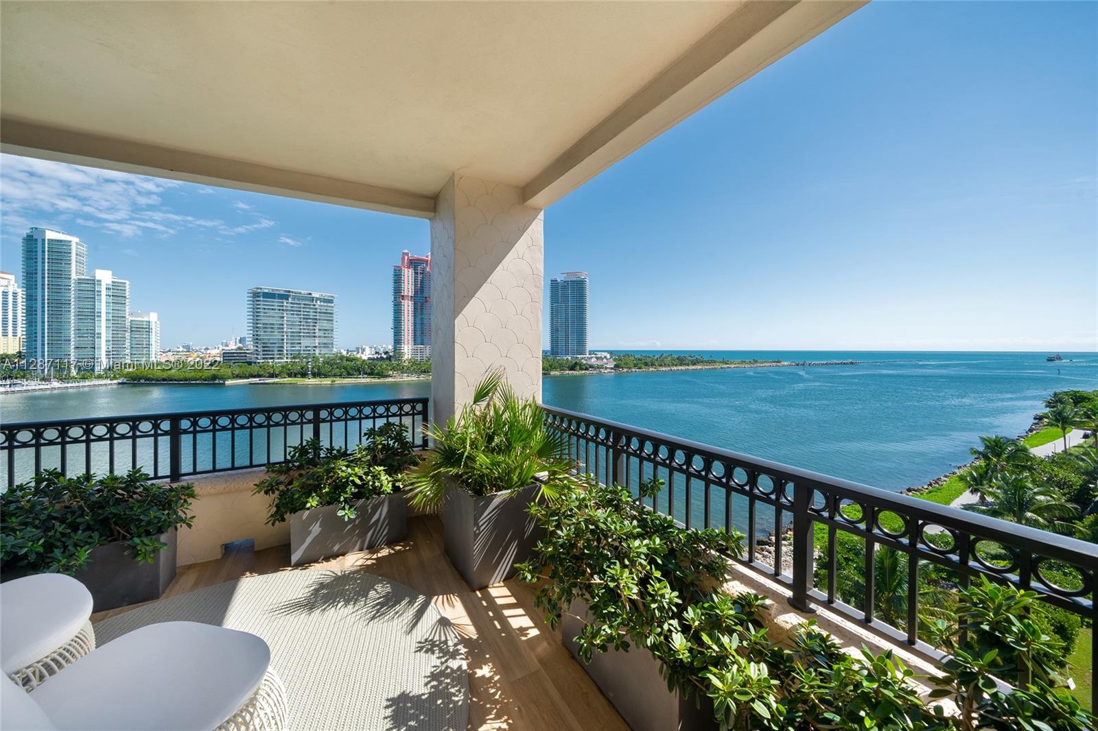 FISHER ISLAND - Residential
